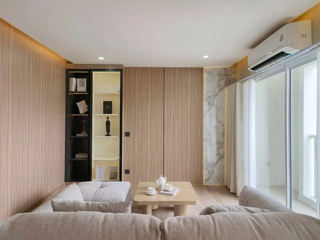 Condo for Sale: The Winning Tower Sukhumvit 71 Spacious Unit