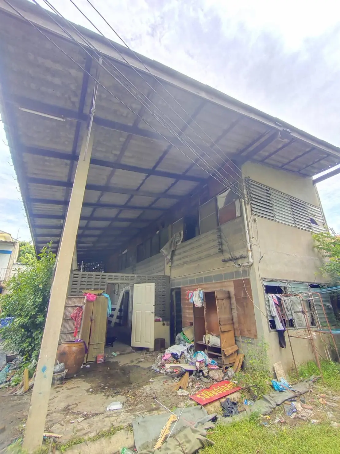 Vacant land for sale in Soi Lad Pla Khao 56. Large plot