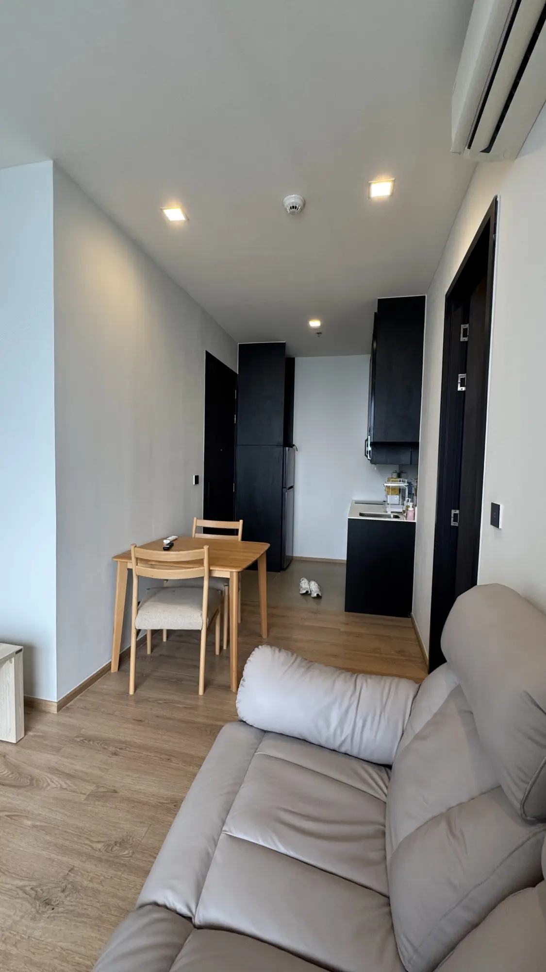 Selling Noble Around Ari condo, large unit, high floor,