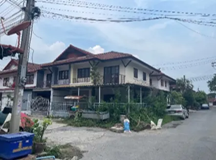ที่ดินโฉนดเลขที่ 120490 เลขที่ดิน 1423 ตำบลบางคูรัด อำเภอบางบัวทอง จังหวัดนนทบุรี เนื้อที่ประมาณ 24 เศษ 3 ส่วน 10 ตารางวา พร้อมสิ่งปลูกสร้าง