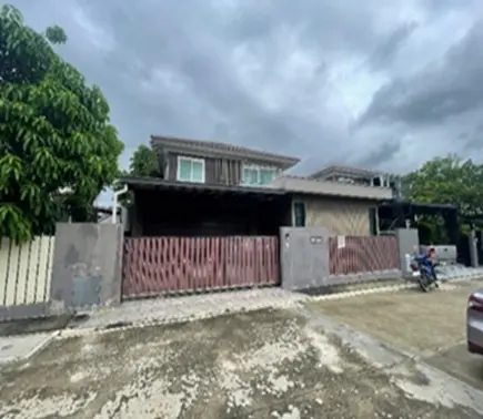 ที่ดินโฉนดเลขที่ 214734 เลขที่ดิน 360 ตำบลบางแก้ว อำเภอบางพลี จังหวัดสมุทรปราการ เนื้อที่ประมาณ 50 เศษ 8 ส่วน 10 ตารางวา พร้อมสิ่งปลูกสร้าง