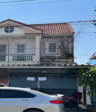 ที่ดินโฉนดเลขที่ 85440 เลขที่ดิน 148 ตำบลลำลูกกา อำเภอลำลูกกา จังหวัดปทุมธานี เนื้อที่ประมาณ 16 ตารางวา พร้อมสิ่งปลูกสร้าง