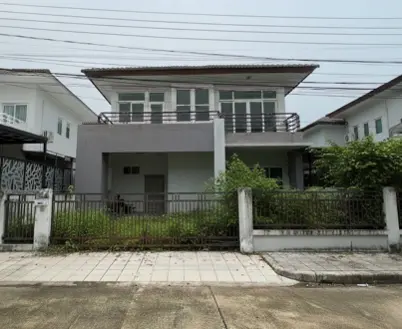 ที่ดินโฉนดเลขที่ 11881 เลขที่ดิน 2873 ตำบลคลองถนน อำเภอสายไหม จังหวัดกรุงเทพมหานคร เนื้อที่ประมาณ 58 ตารางวา  พร้อมสิ่งปลูกสร้าง บ้านพักอาศัยตึก 2 ชั้น เลขที่ 55/51