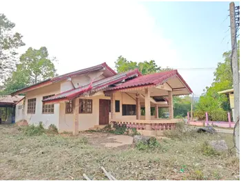 ที่ดินโฉนดเลขที่ 2213 เลขที่ดิน 1 ตำบลหนองเติ่น อำเภอบุ่งคล้า จังหวัดบึงกาฬ  เนื้อที่ประมาณ 1 งาน 83 เศษ 9 ส่วน 10 ตารางวา พร้อมสิ่งปลูกสร้าง